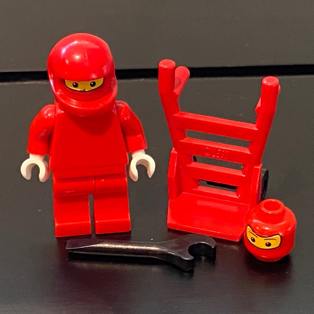 VTG LEGO Mini Figure Ferrari Race Car Pit Crew Dolly Wrench Head Mini fig rac046
